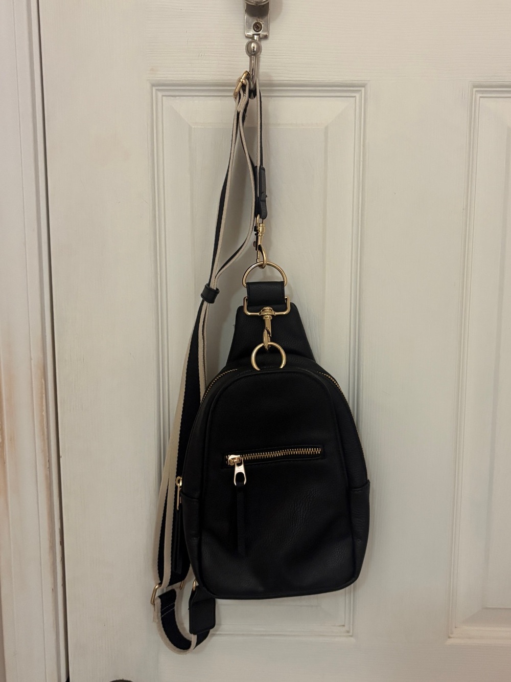 Universal Thread Sling Pack Crossbody Bag - Picture 8 of 13